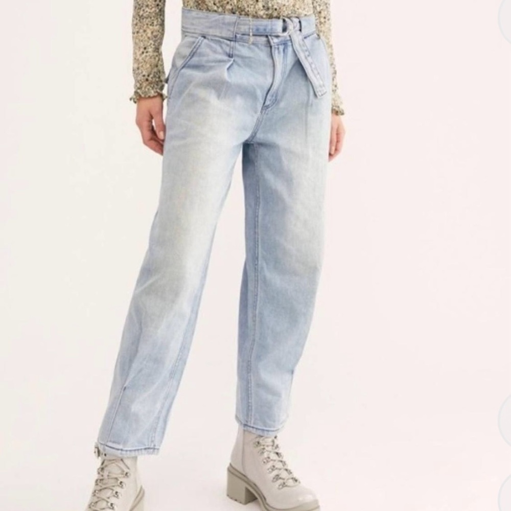 Free People Paloma Slouchy High‎ Waist Jeans Light Wash 100% Cotton Size 24